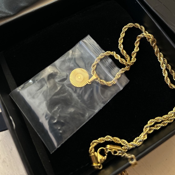 Necklace - Picture 2 of 16